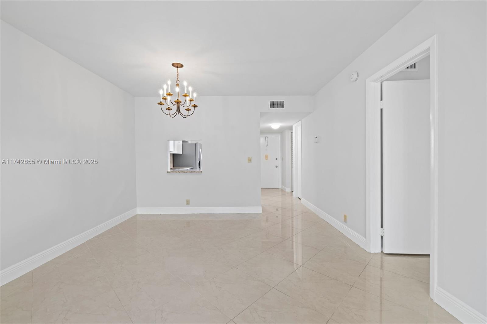 GOLDEN LAKES VILLAGE COND - Residential