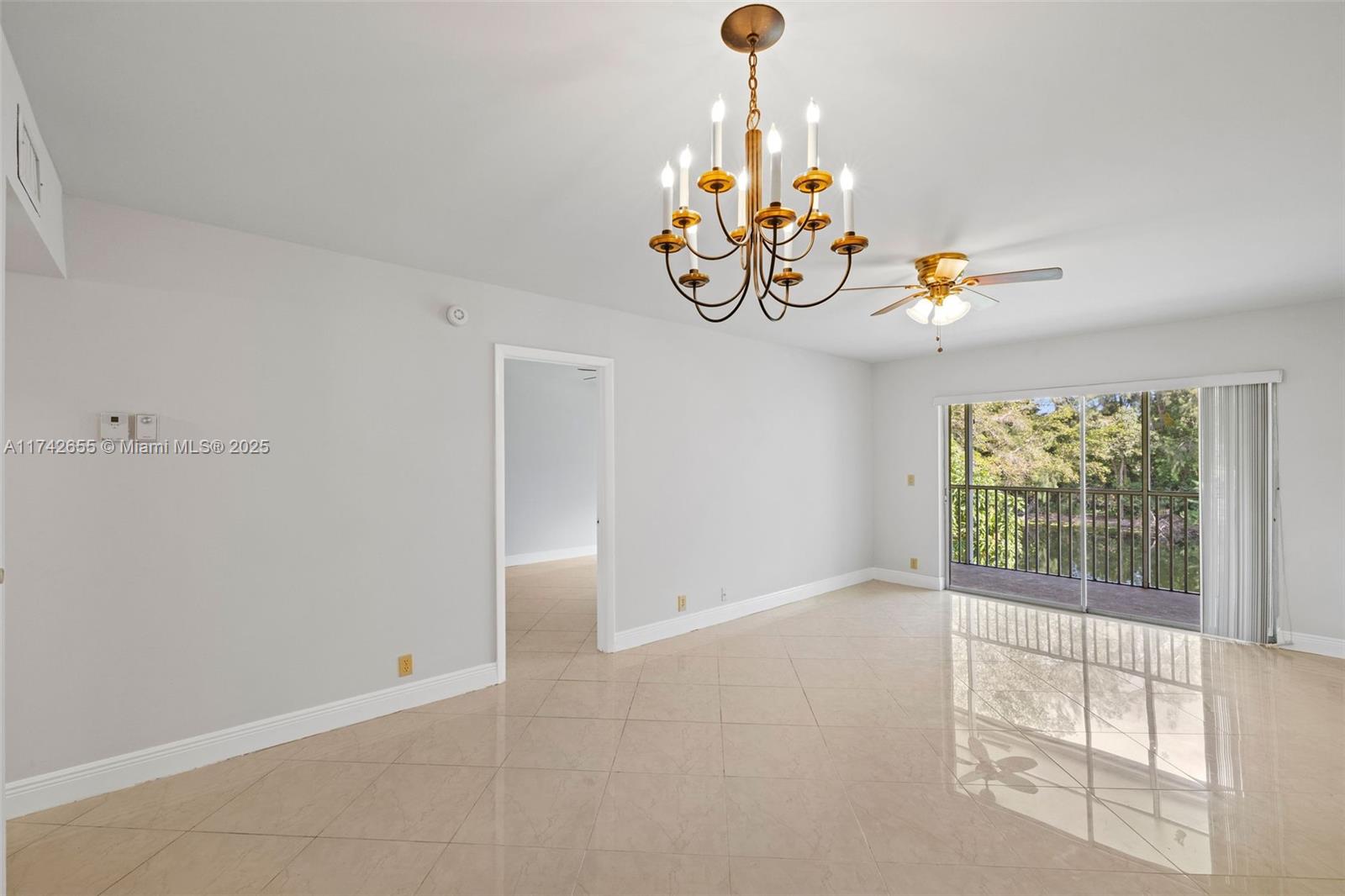 GOLDEN LAKES VILLAGE COND - Residential
