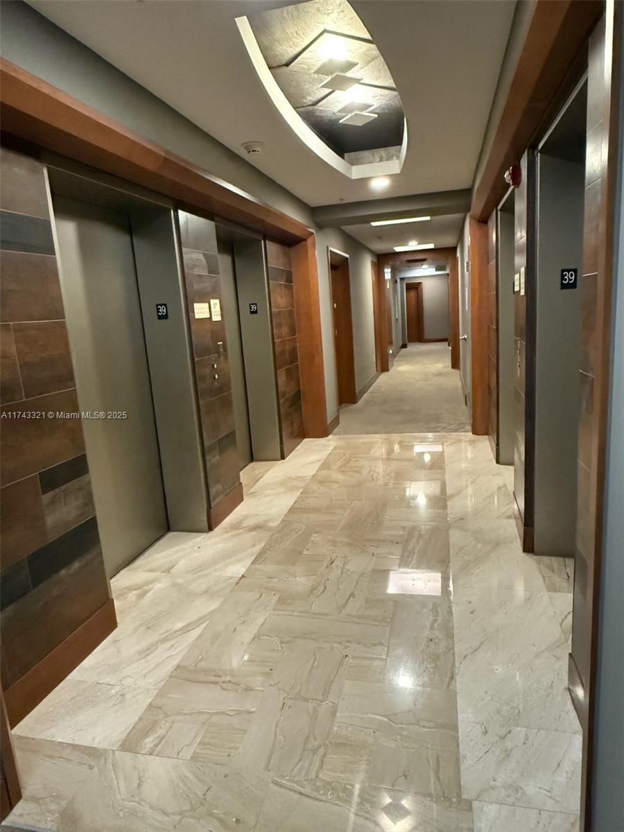 BRICKELL ON THE RIVER N T - Residential