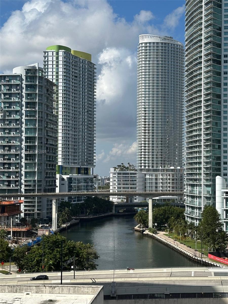 BRICKELL ON THE RIVER N T - Residential