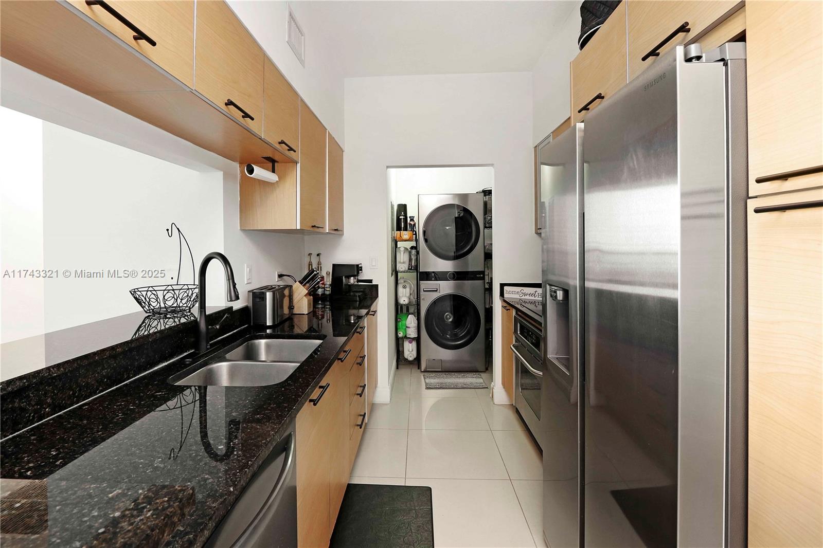 BRICKELL ON THE RIVER N T - Residential