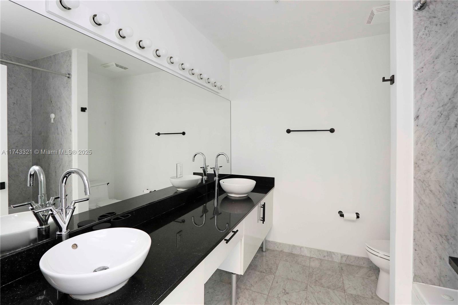 BRICKELL ON THE RIVER N T - Residential