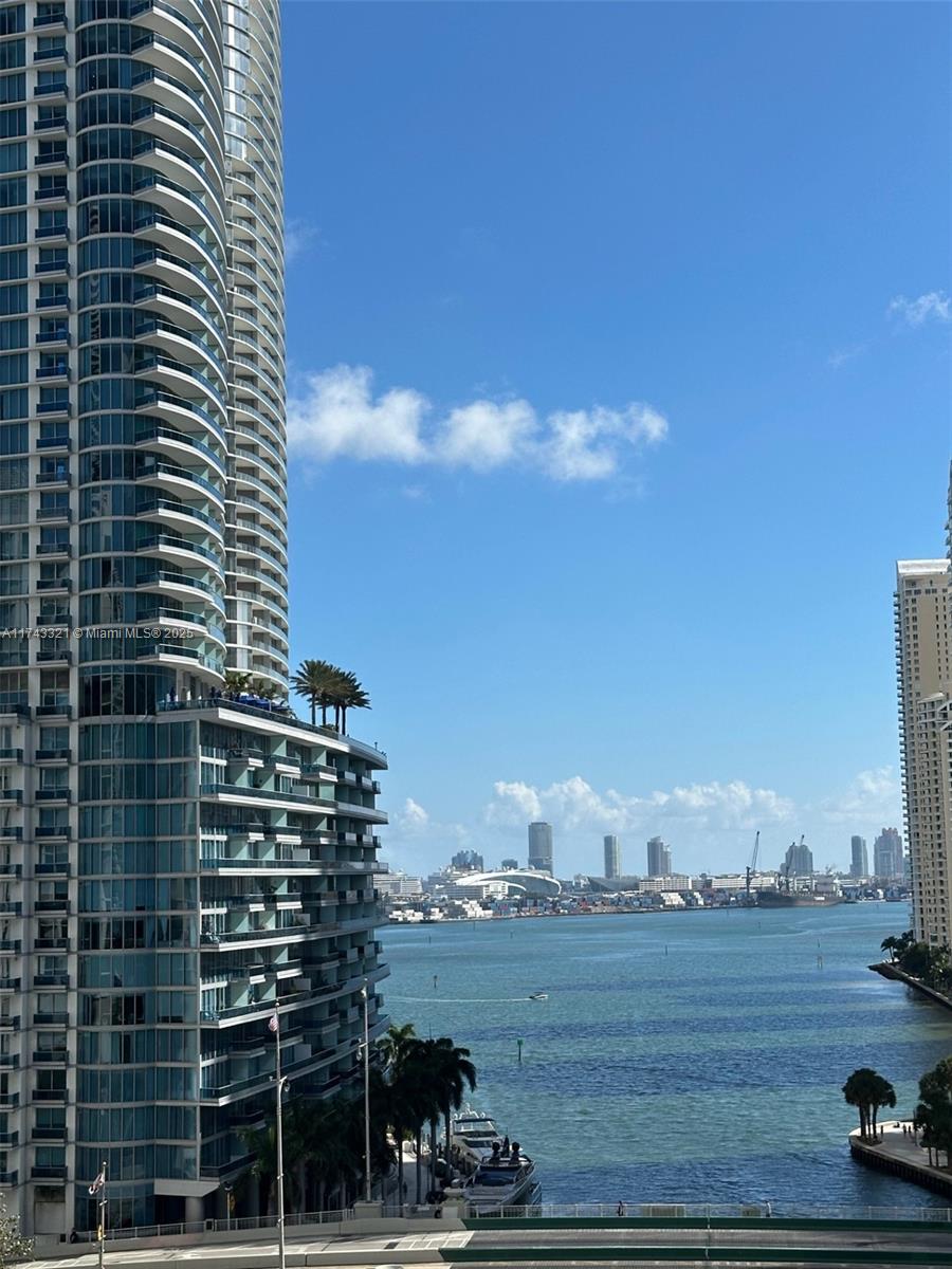 BRICKELL ON THE RIVER N T - Residential