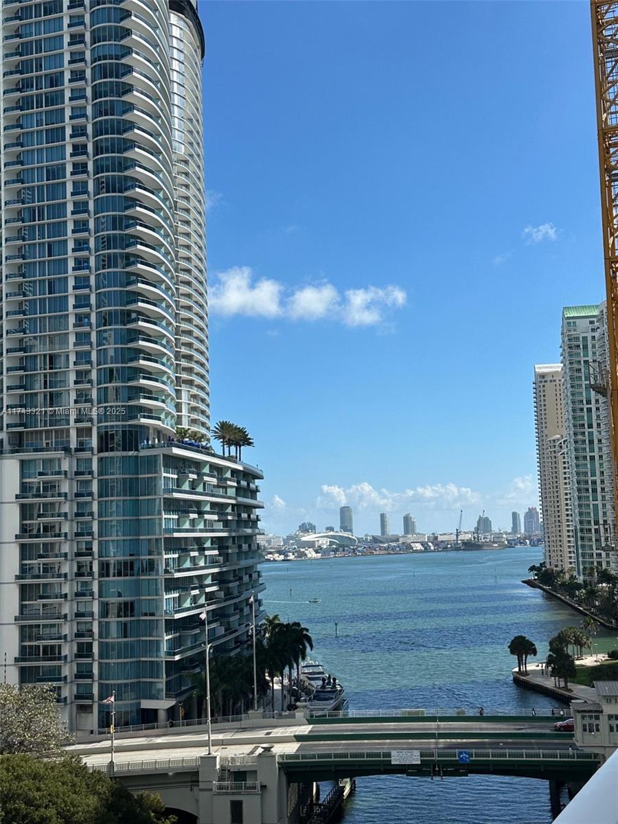 BRICKELL ON THE RIVER N T - Residential