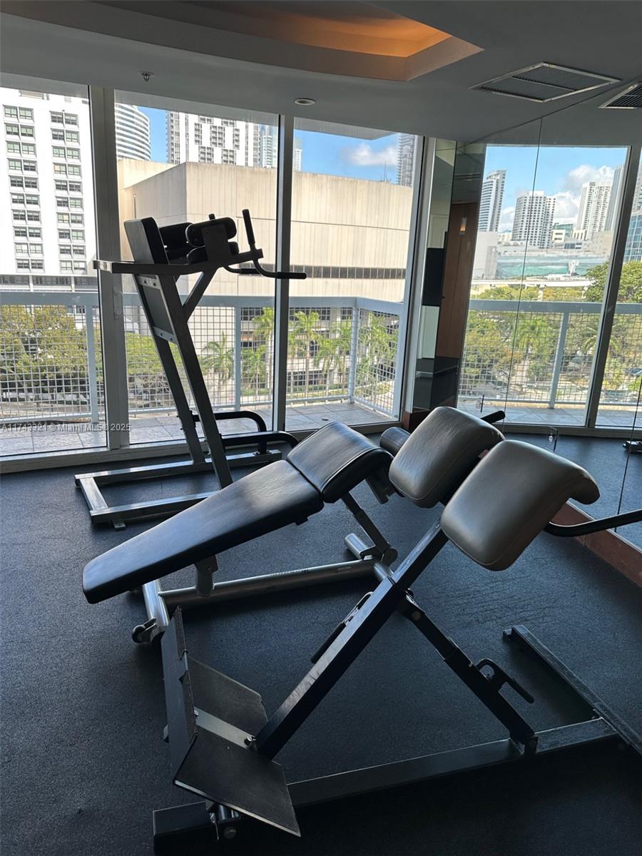 BRICKELL ON THE RIVER N T - Residential