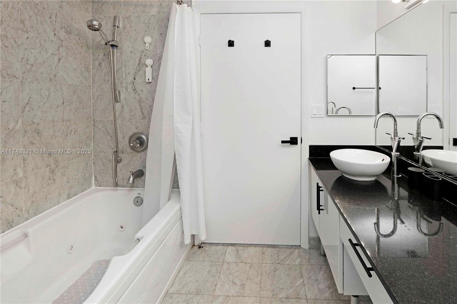 BRICKELL ON THE RIVER N T - Residential