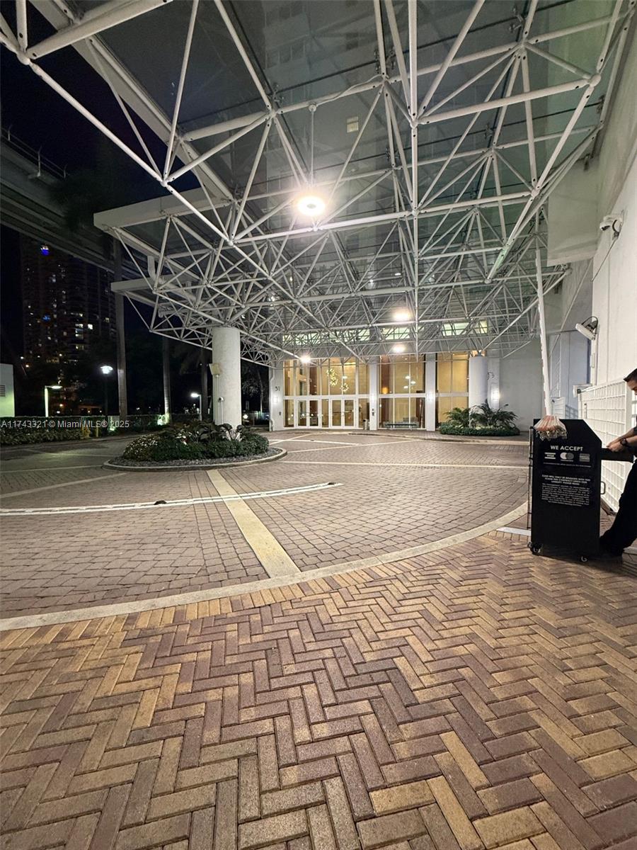 BRICKELL ON THE RIVER N T - Residential