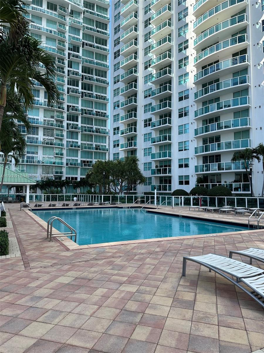 BRICKELL ON THE RIVER N T - Residential