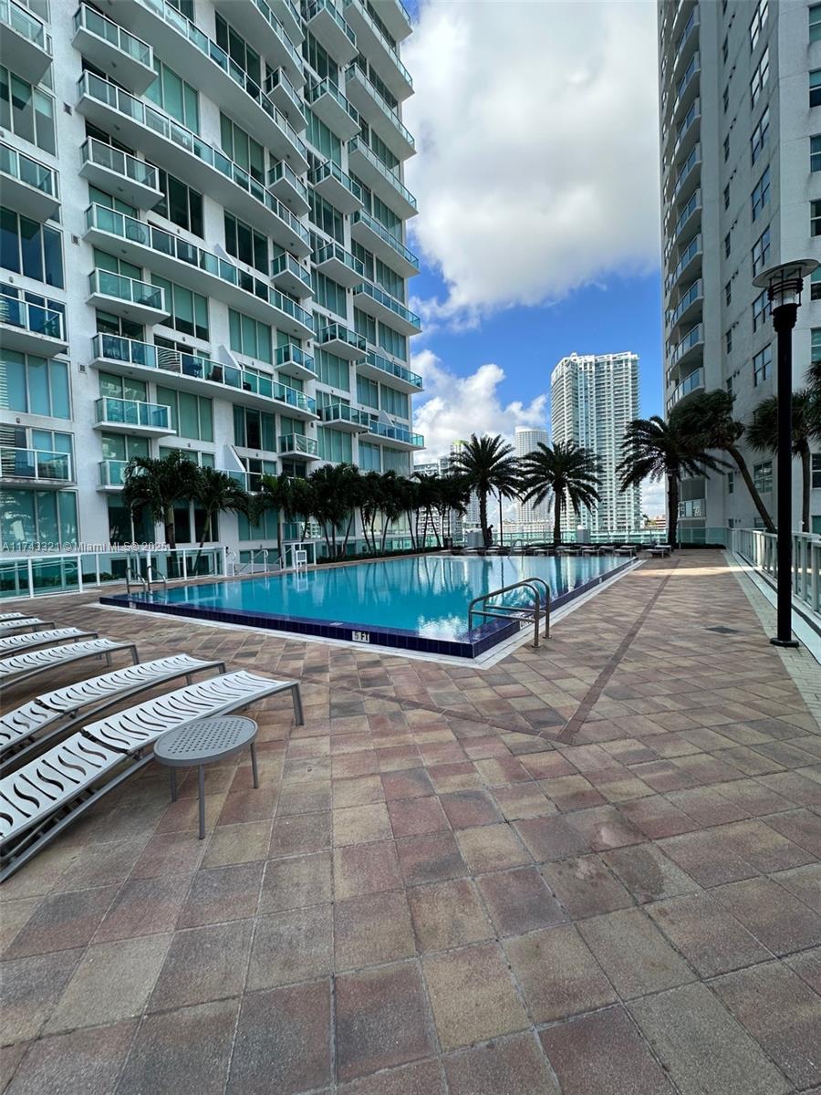 BRICKELL ON THE RIVER N T - Residential
