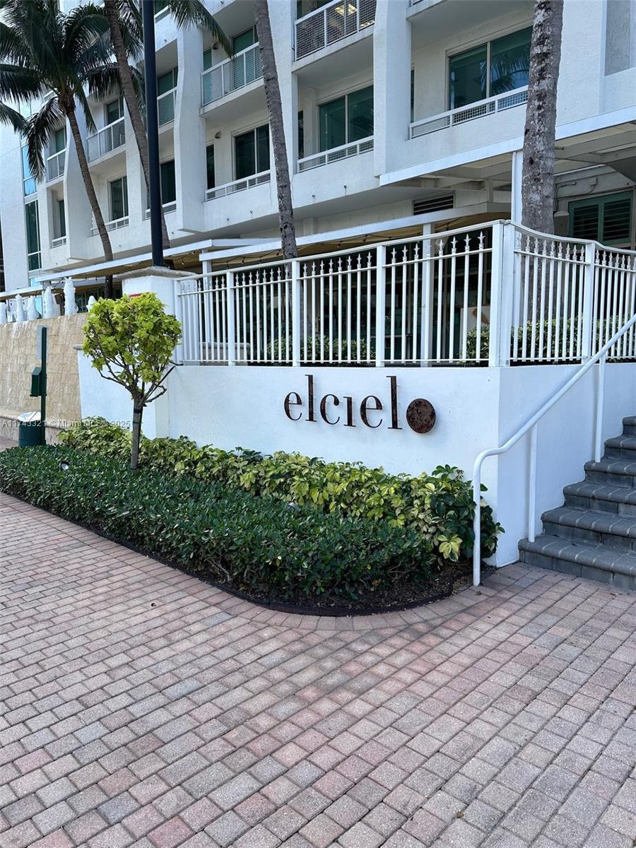 BRICKELL ON THE RIVER N T - Residential