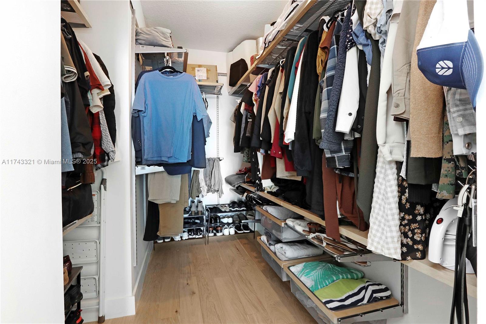 BRICKELL ON THE RIVER N T - Residential