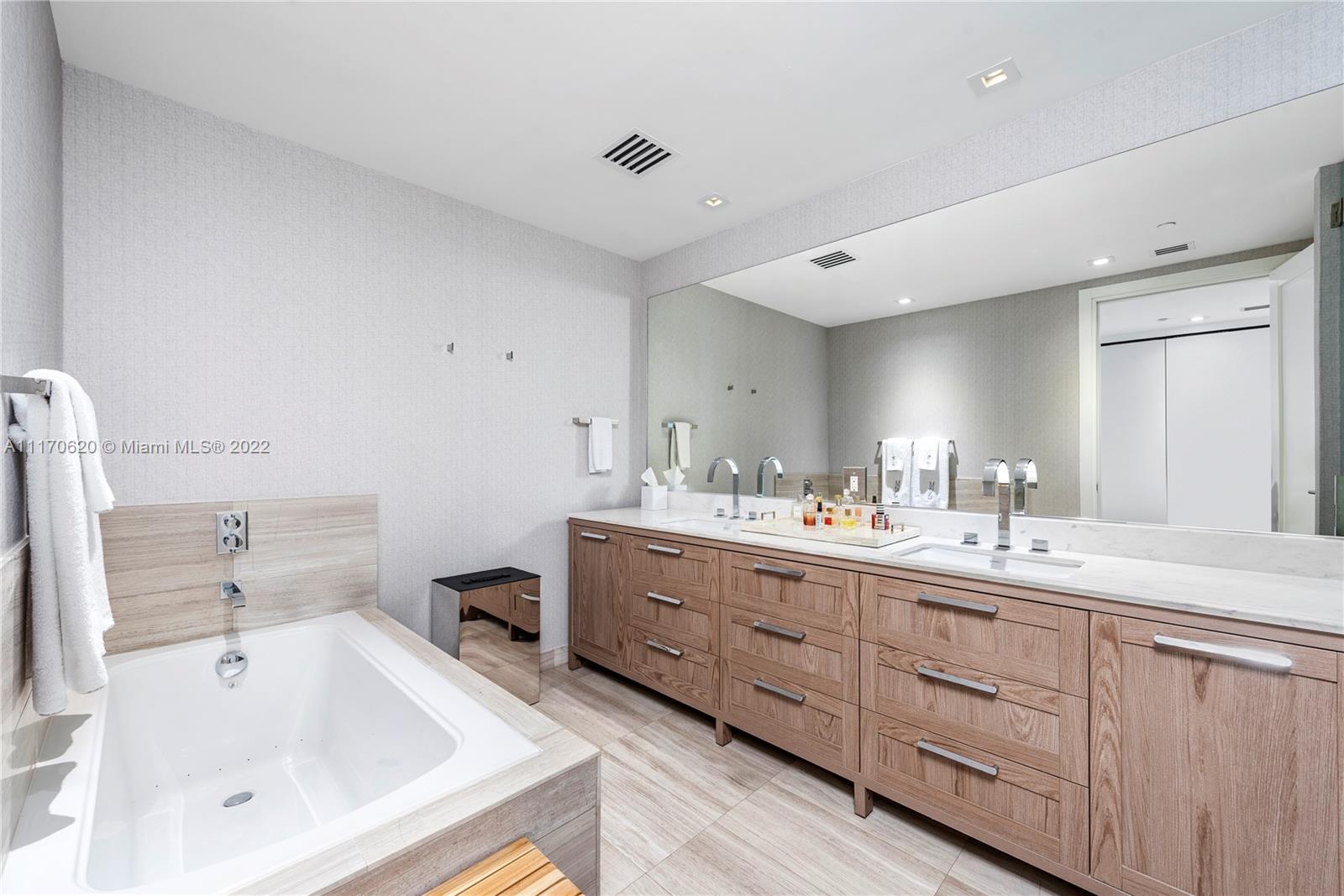 OCEANA KEY BISCAYNE CONDO - Residential