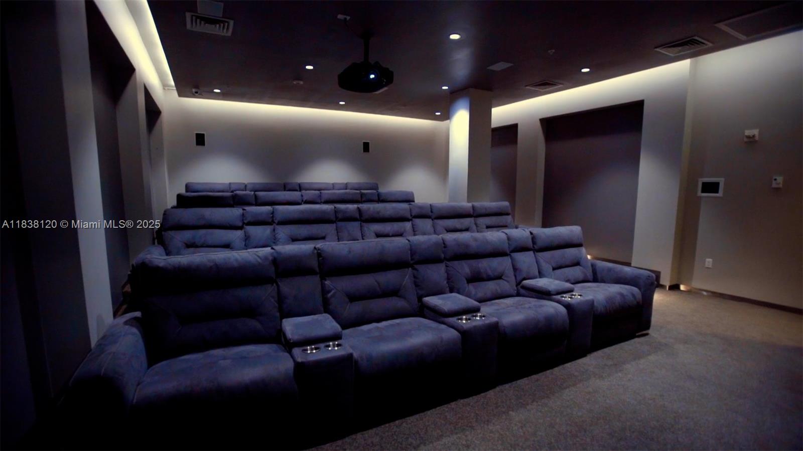 HARBOUR HOUSE - Residential