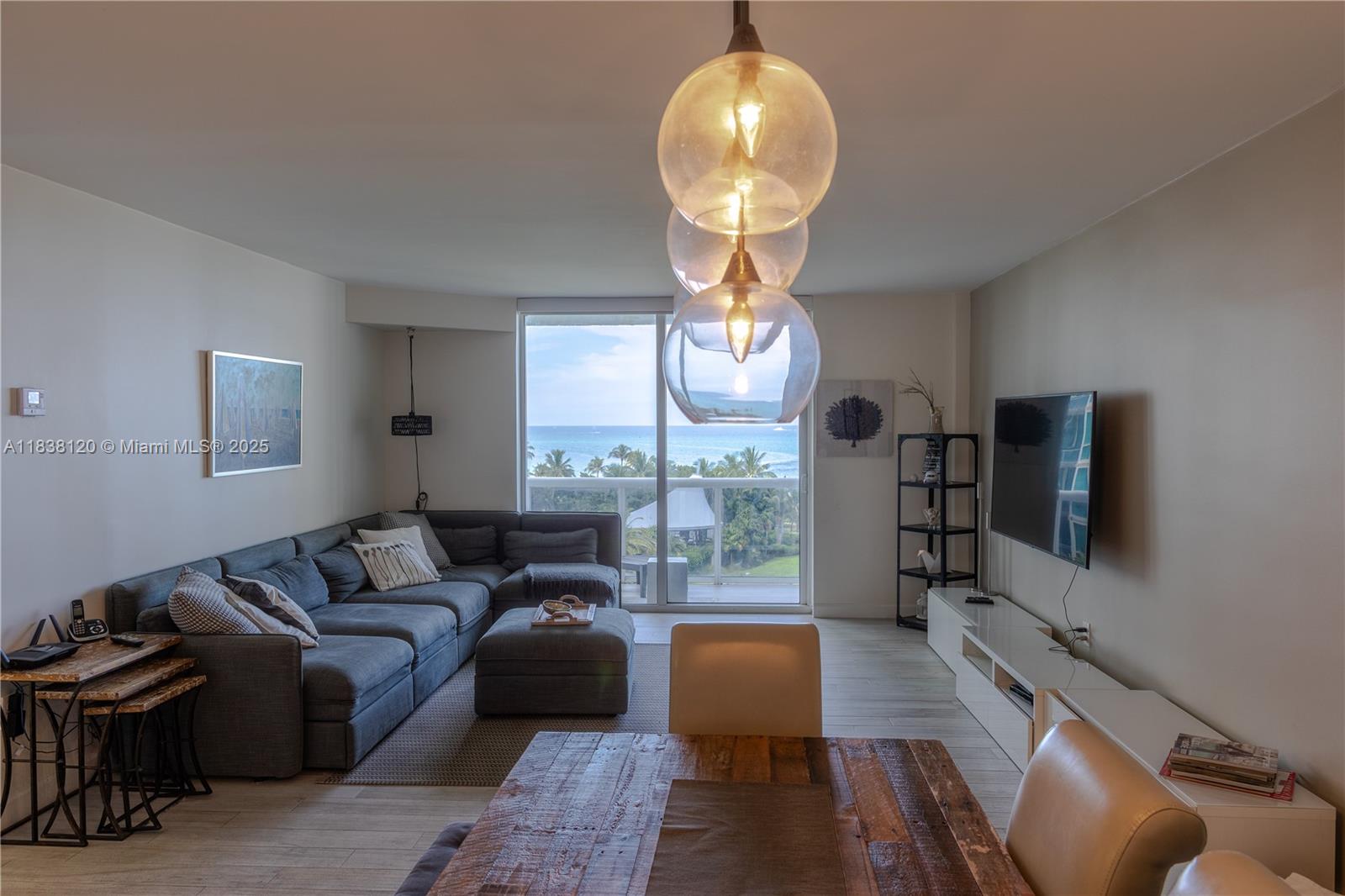 10275 Collins Ave 634