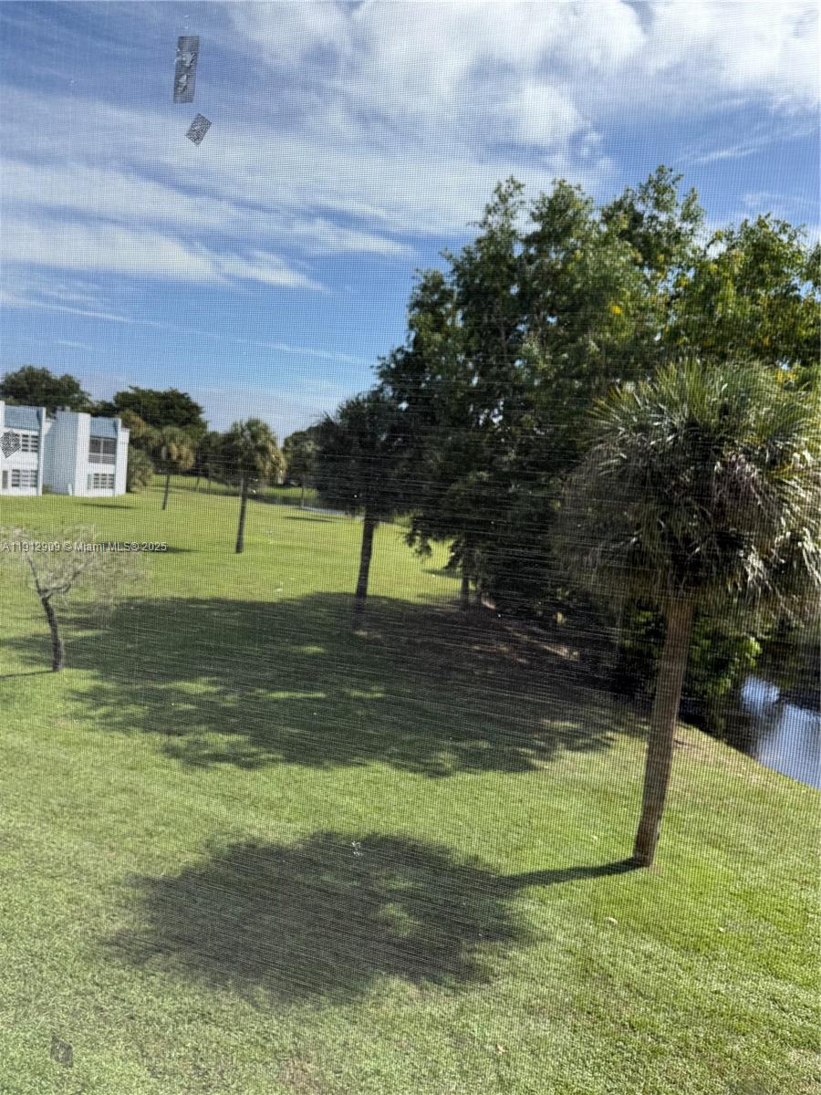 LAGO DEL REY CONDO - Residential