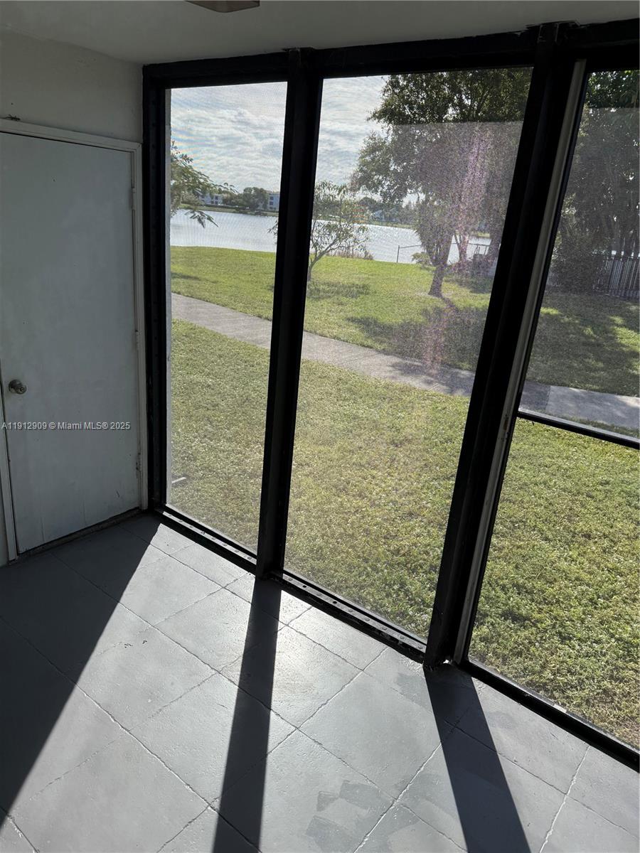 LAGO DEL REY CONDO - Residential