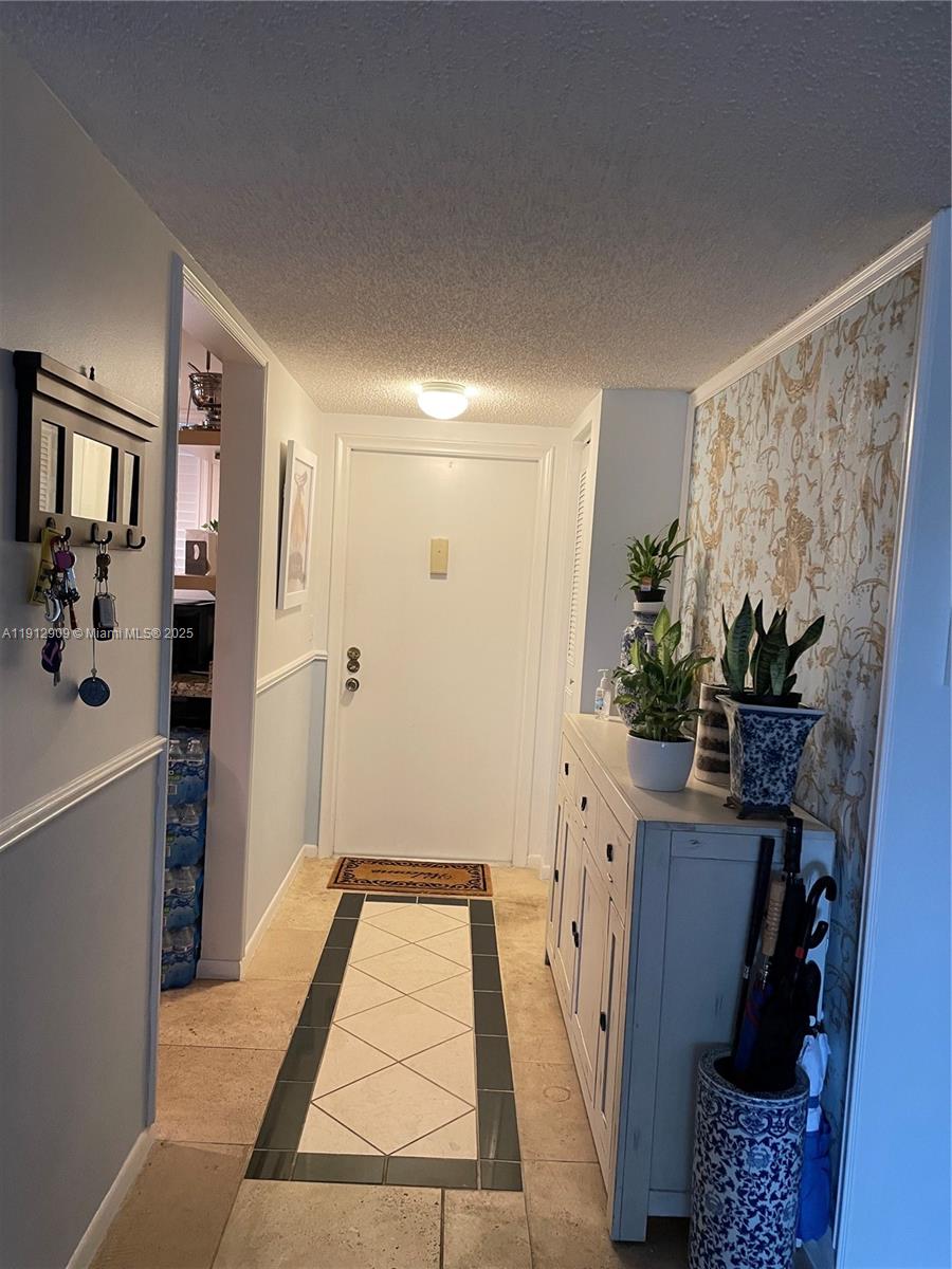 LAGO DEL REY CONDO - Residential