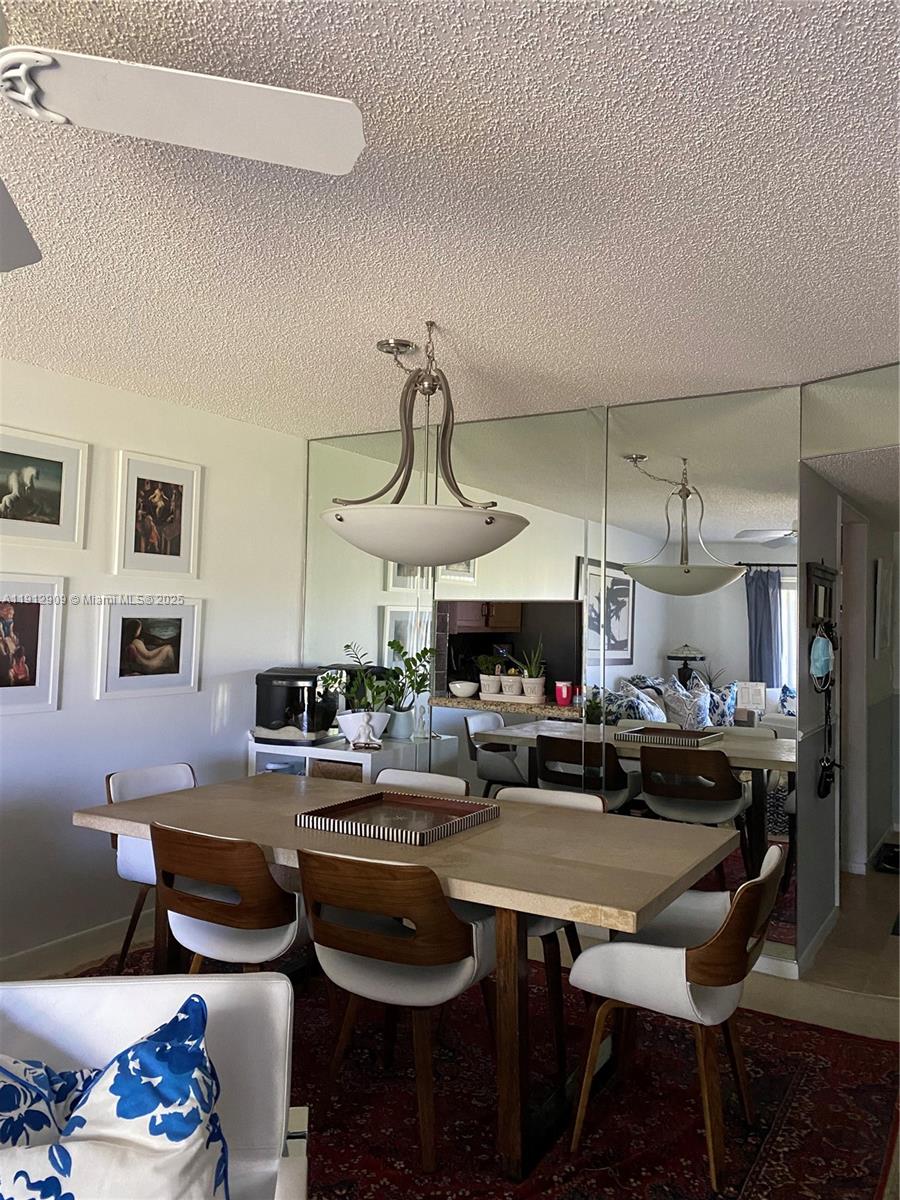 LAGO DEL REY CONDO - Residential