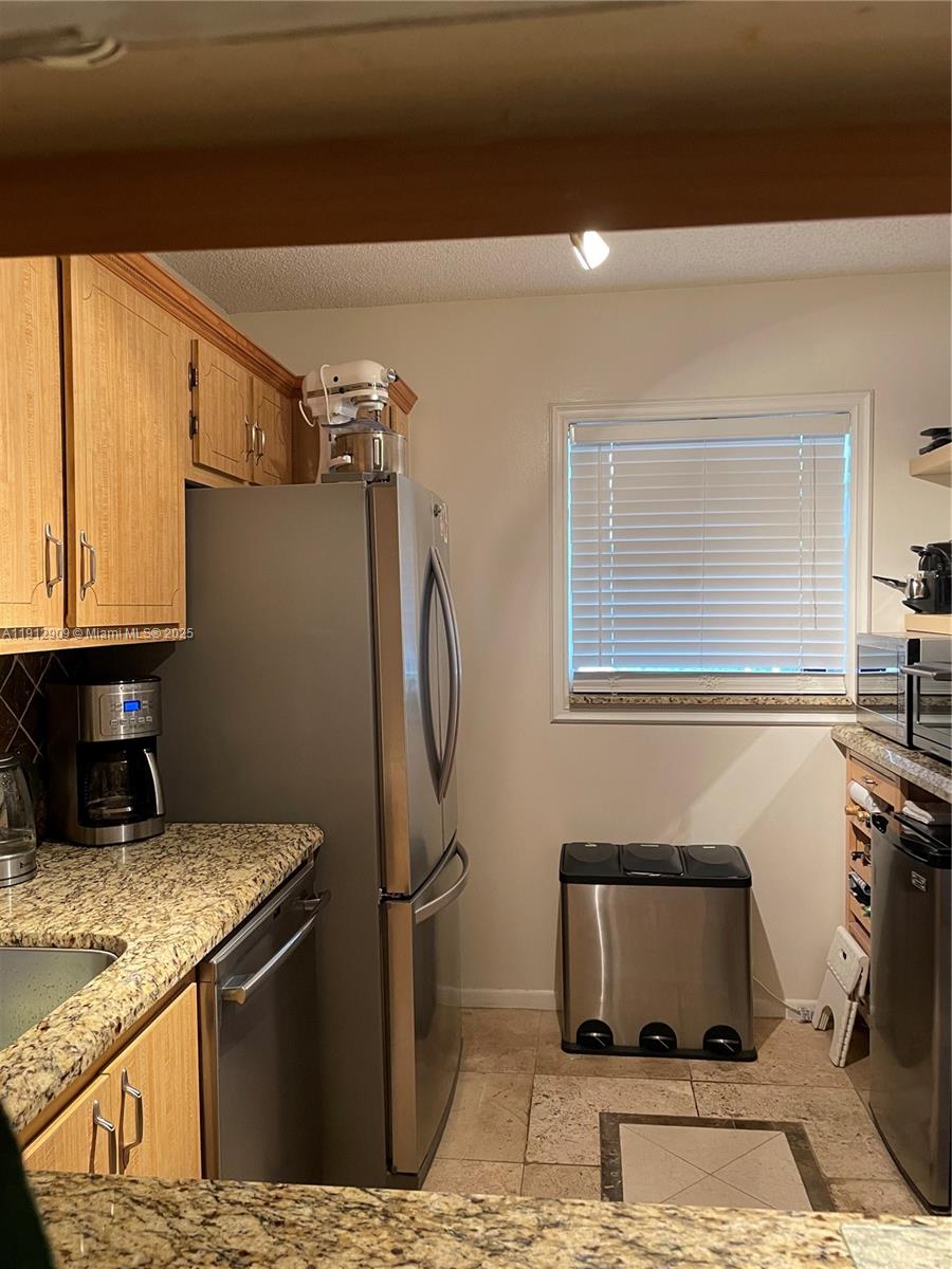 LAGO DEL REY CONDO - Residential