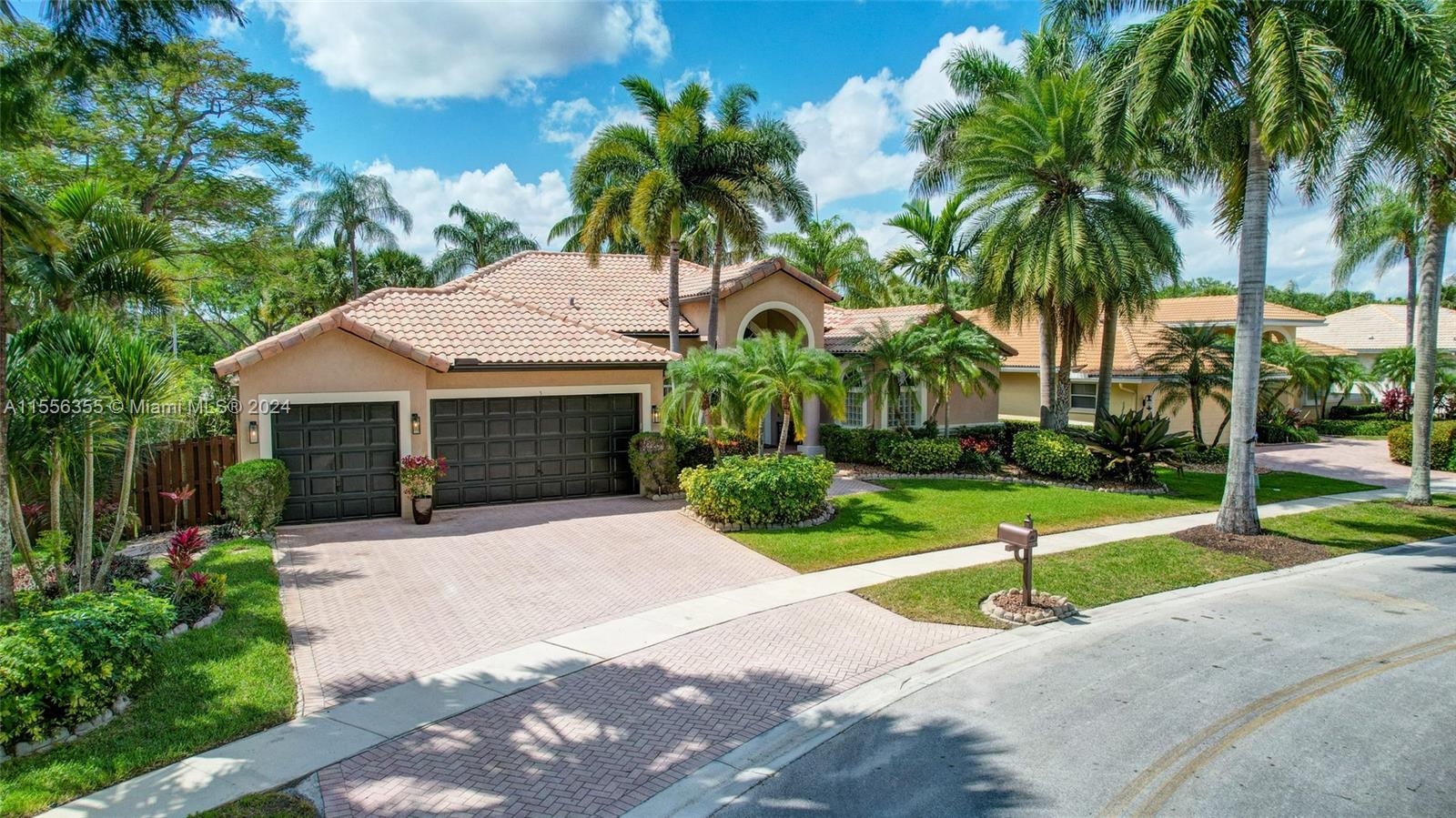 Property for Sale at 5 Nw 108th Way Way, Plantation, Miami-Dade County, Florida - Bedrooms: 4 
Bathrooms: 3  - $999,000