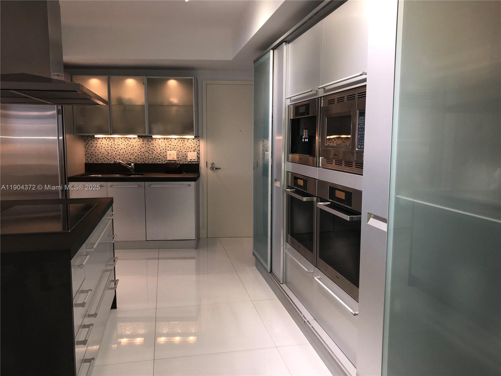 TRUMP ROYALE CONDO - Residential