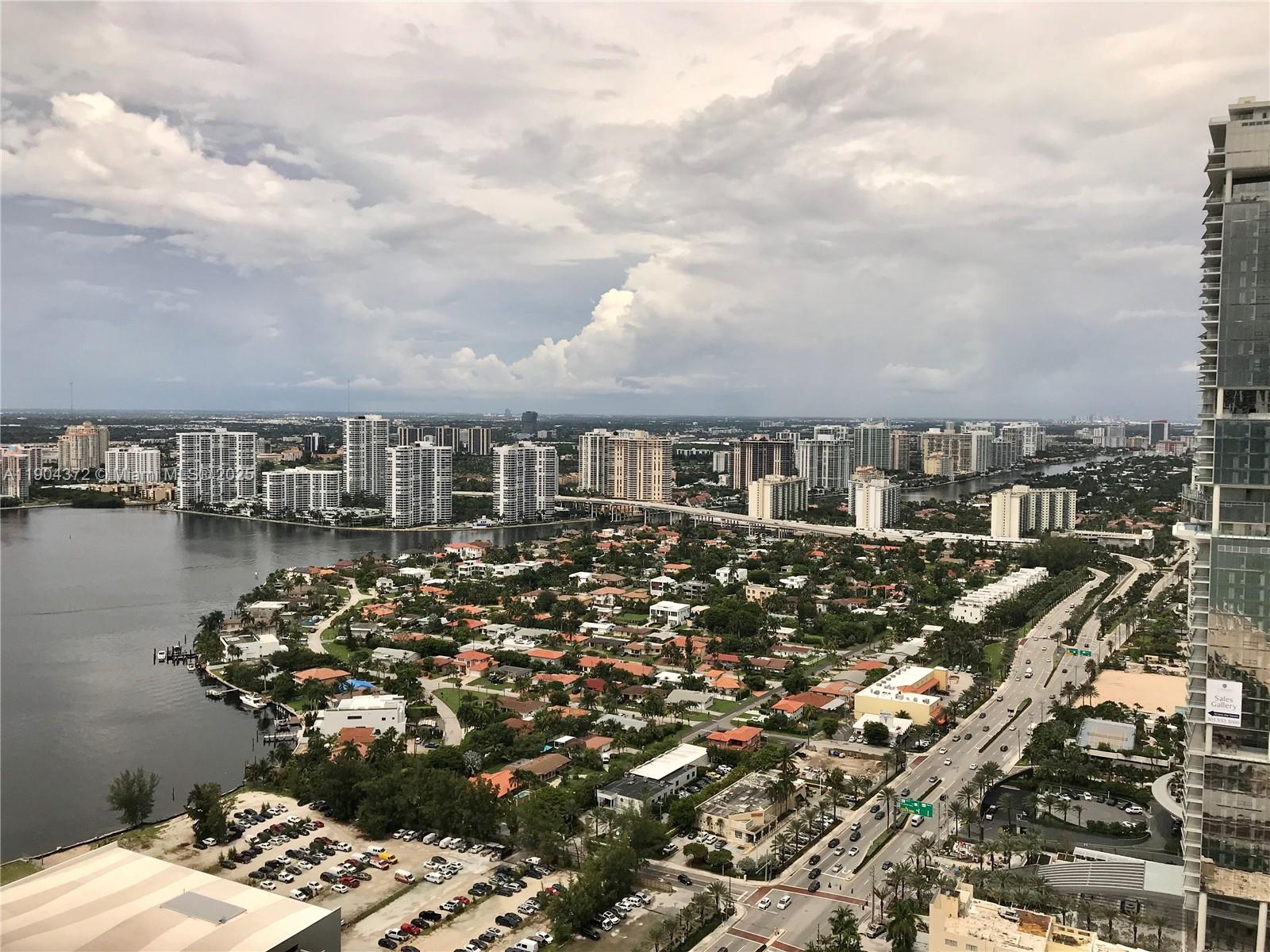 TRUMP ROYALE CONDO - Residential