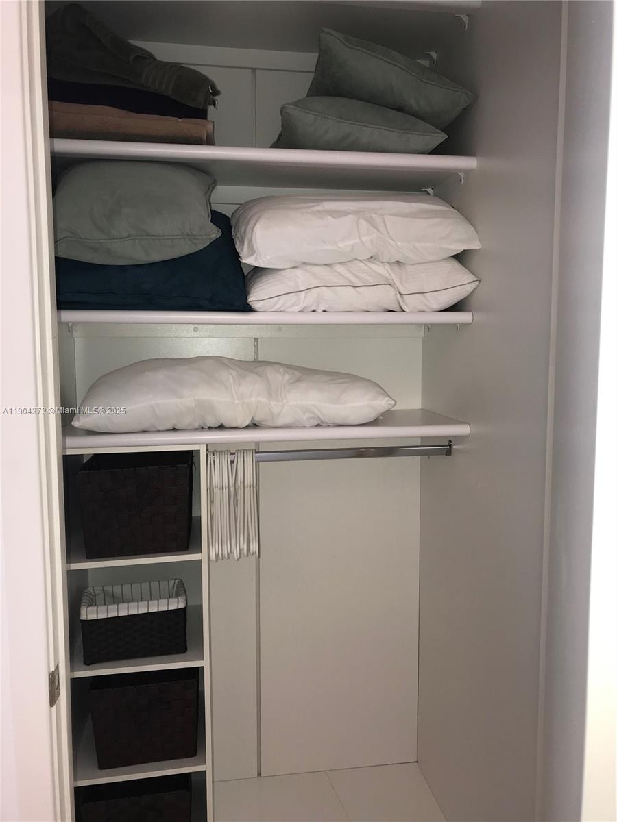 TRUMP ROYALE CONDO - Residential