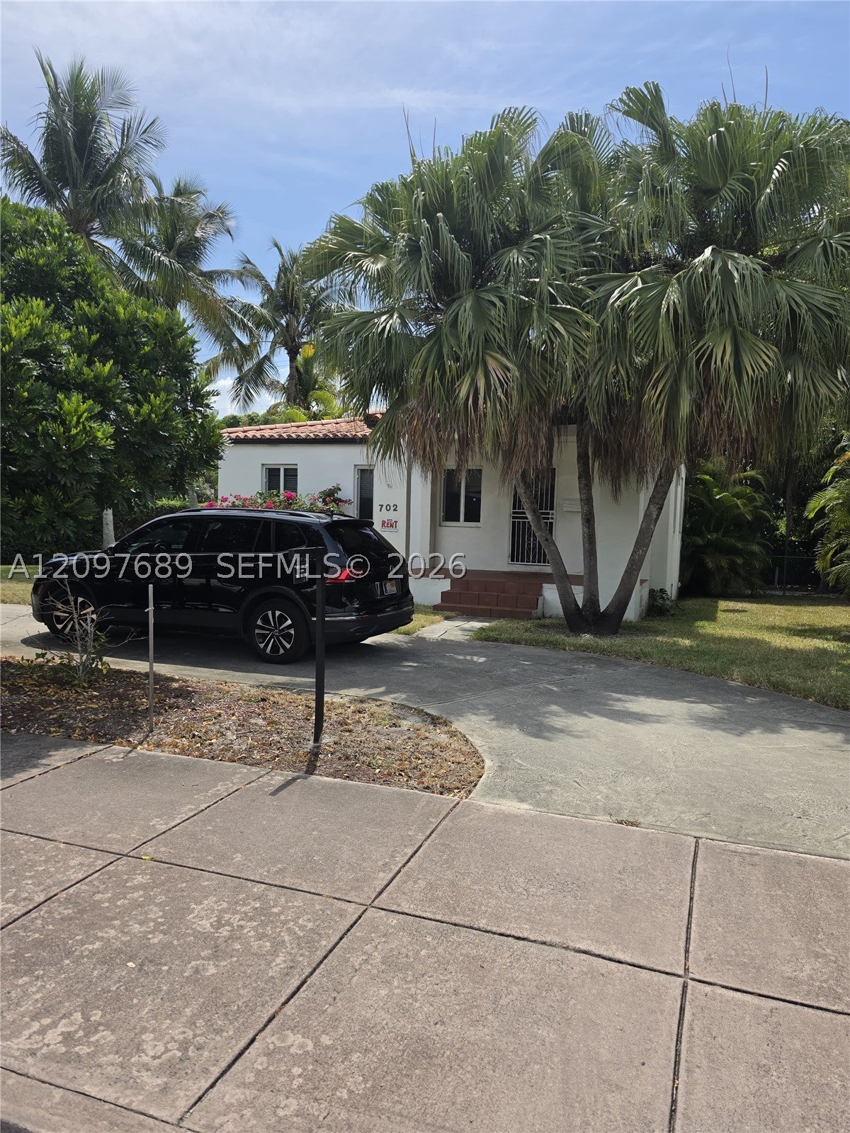 702 Boabadilla St