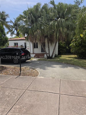 702 BOABADILLA ST, CORAL GABLES, FL 33134 - Image b0802e62e4e816a06edd9ad88ca12d75/3886993236