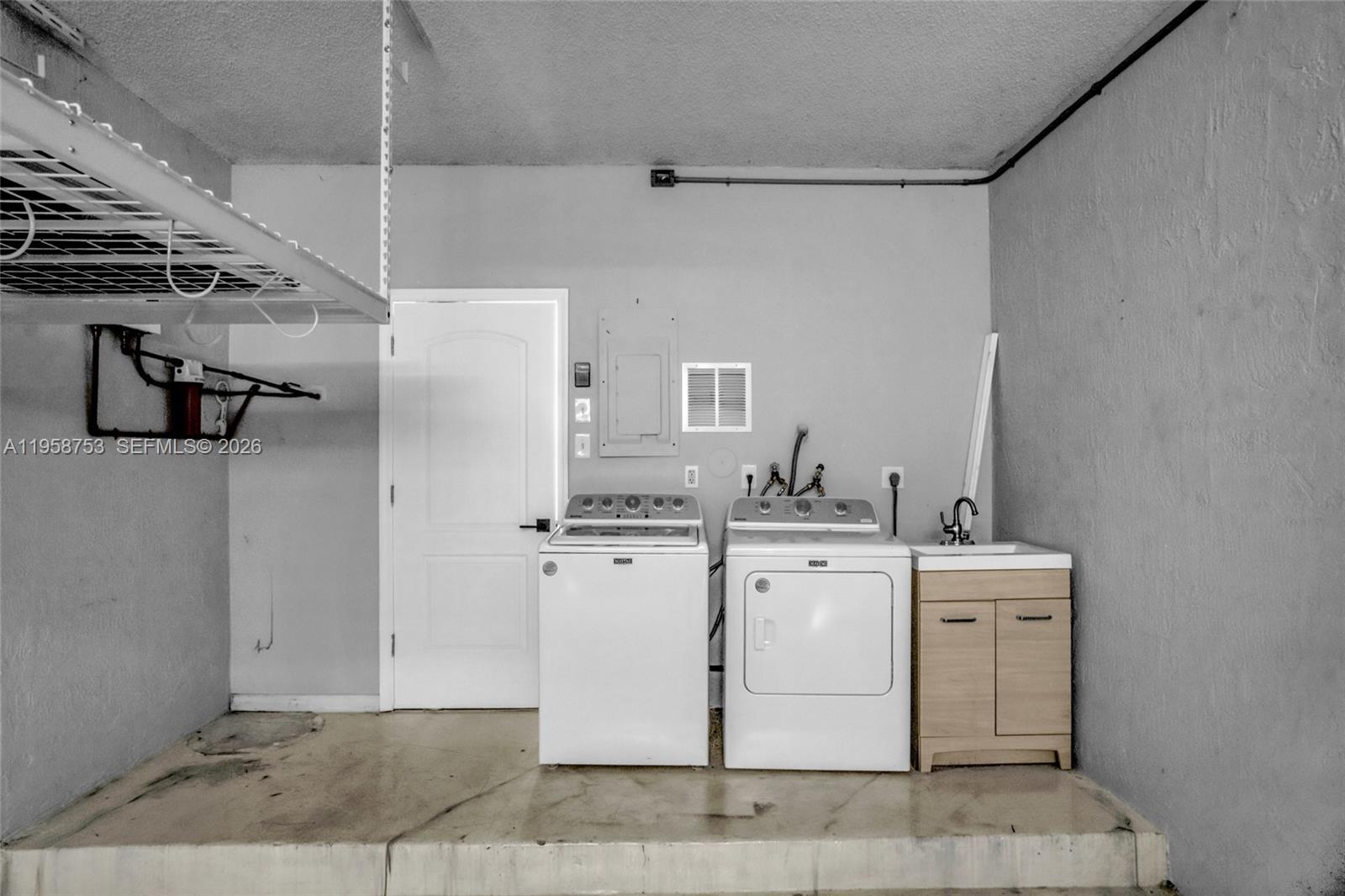 SECTORS 3 & 4 BOUNDARY PL - Residential Lease