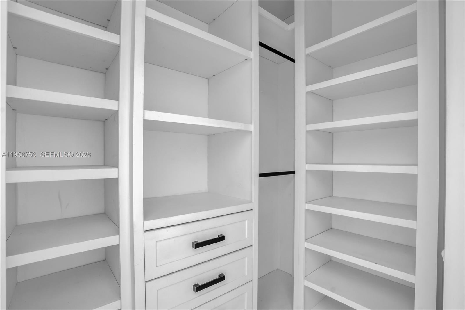 SECTORS 3 & 4 BOUNDARY PL - Residential Lease