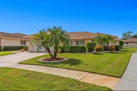 Photo of 10668 S Greentrail Dr S, Boynton Beach, FL 33436 (MLS # A11886619)