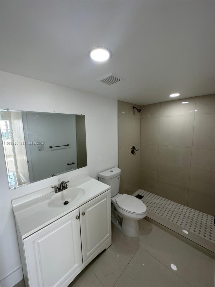 HORIZONS WEST CONDO #3 - Residential Lease