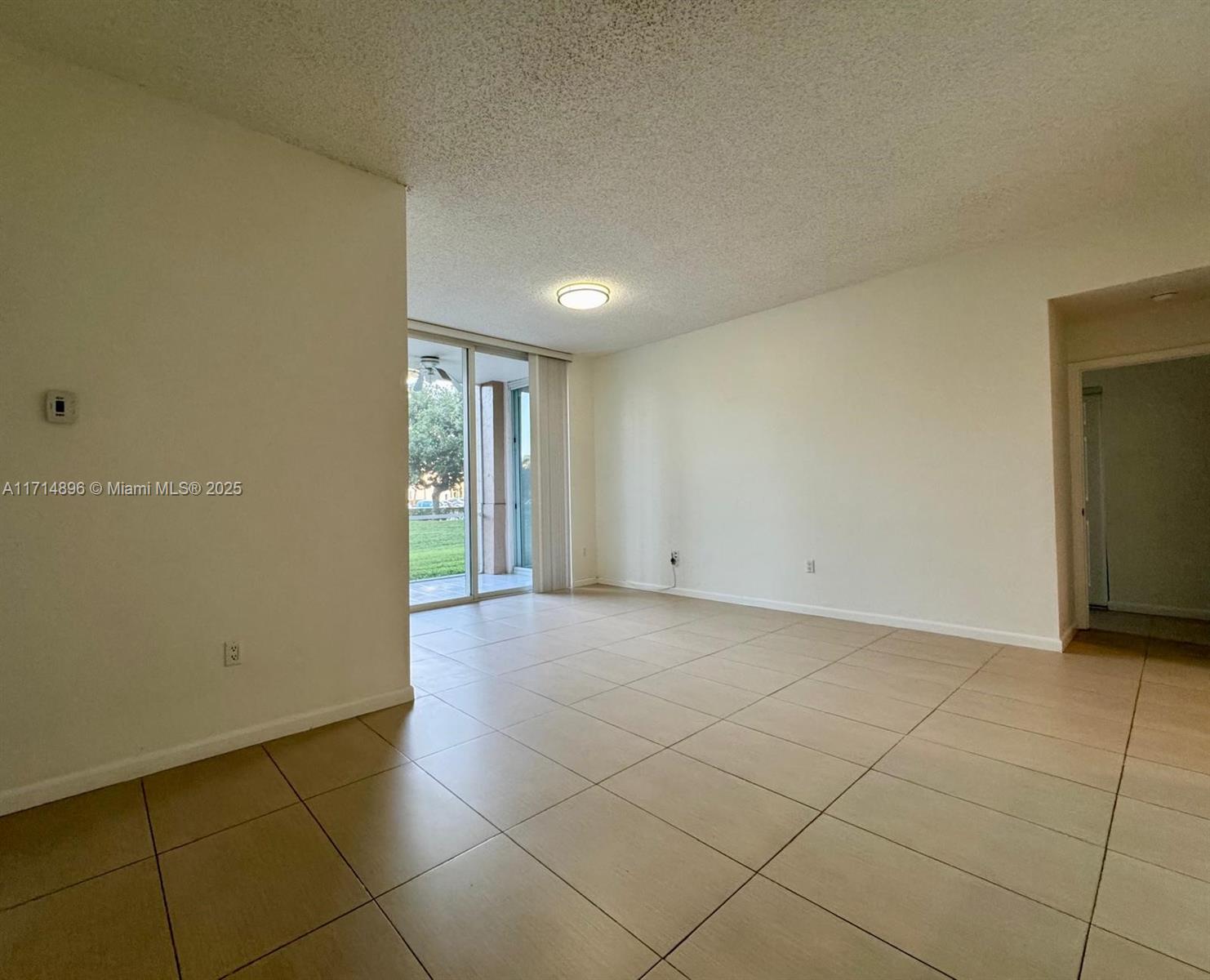 DORAL HOUSE CONDO NO 1 - Residential