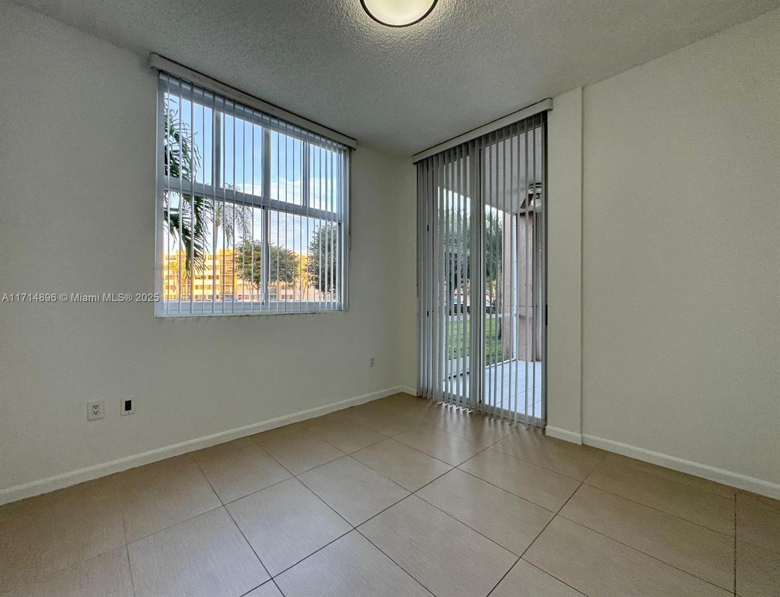 DORAL HOUSE CONDO NO 1 - Residential