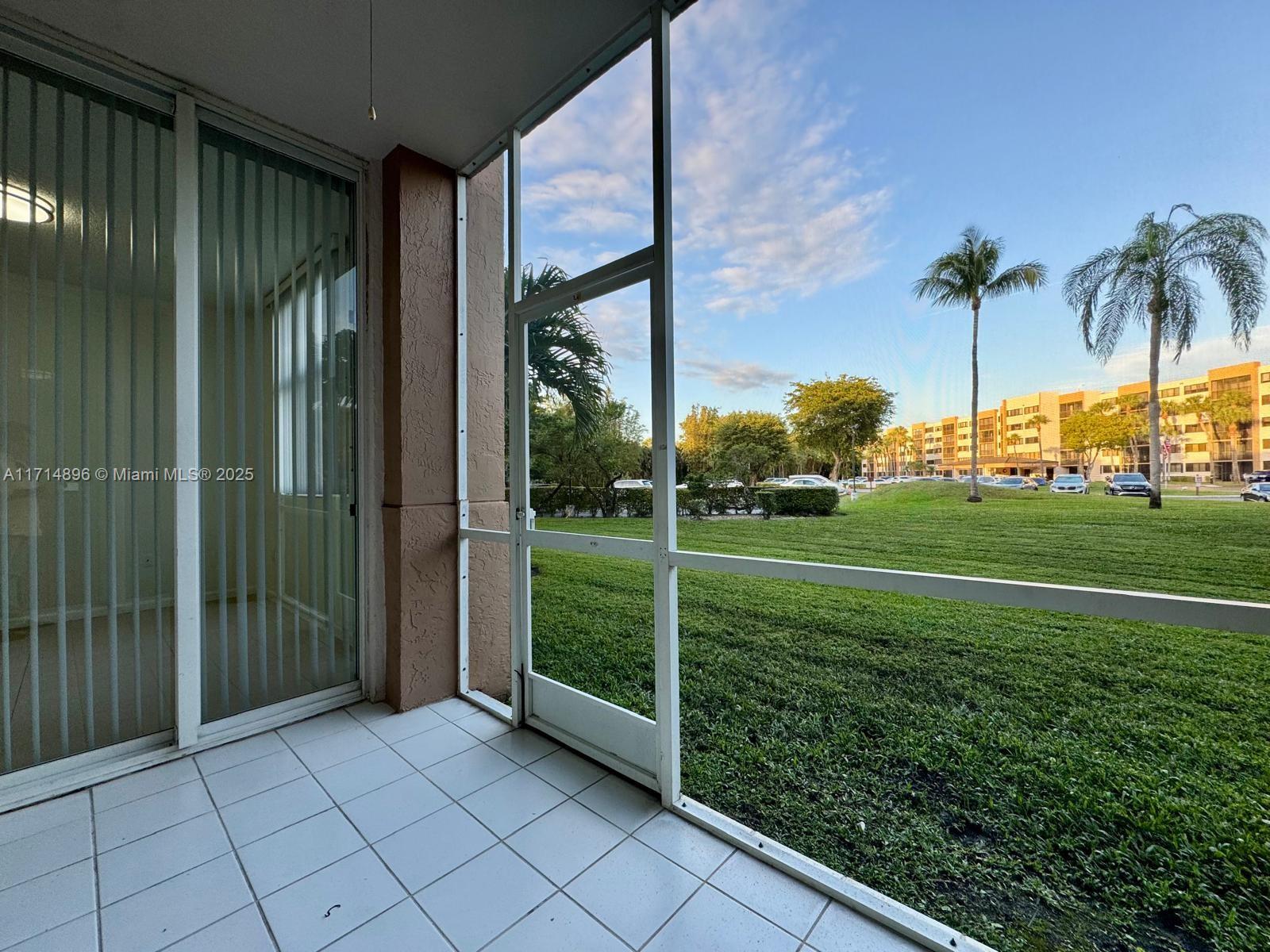 DORAL HOUSE CONDO NO 1 - Residential