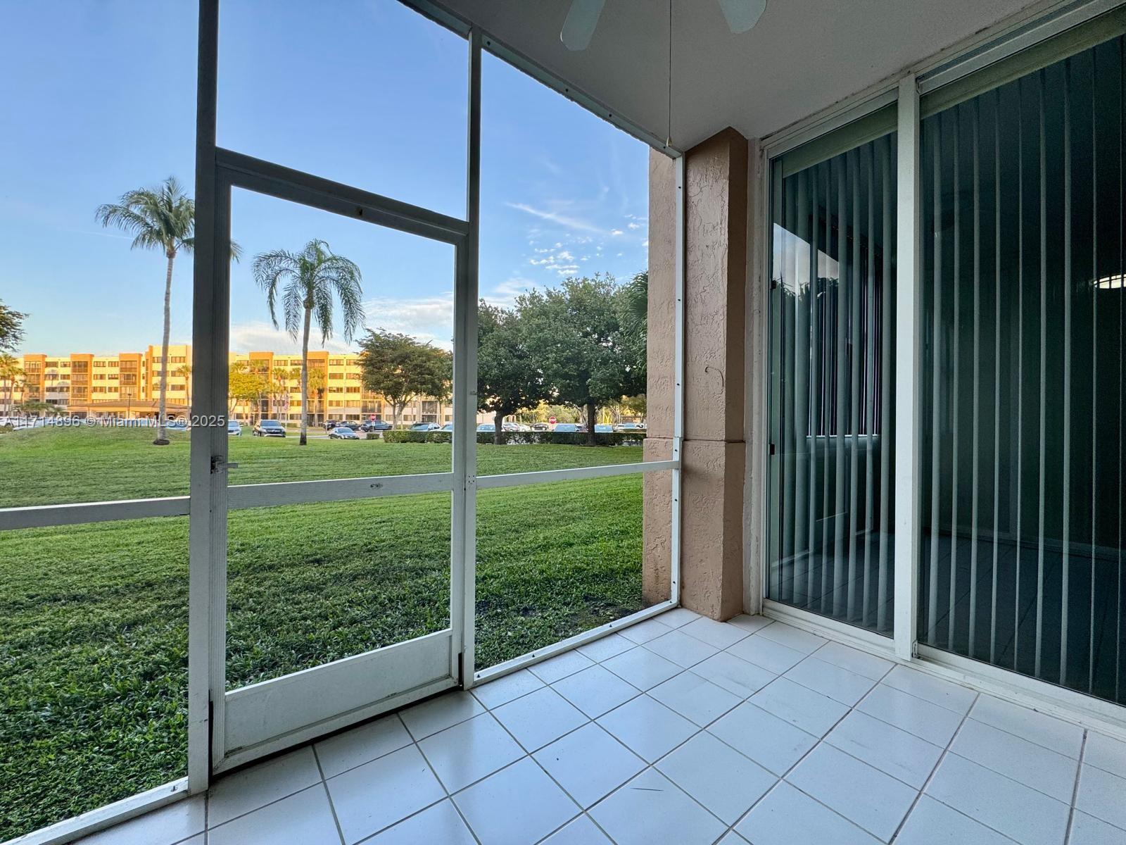 DORAL HOUSE CONDO NO 1 - Residential