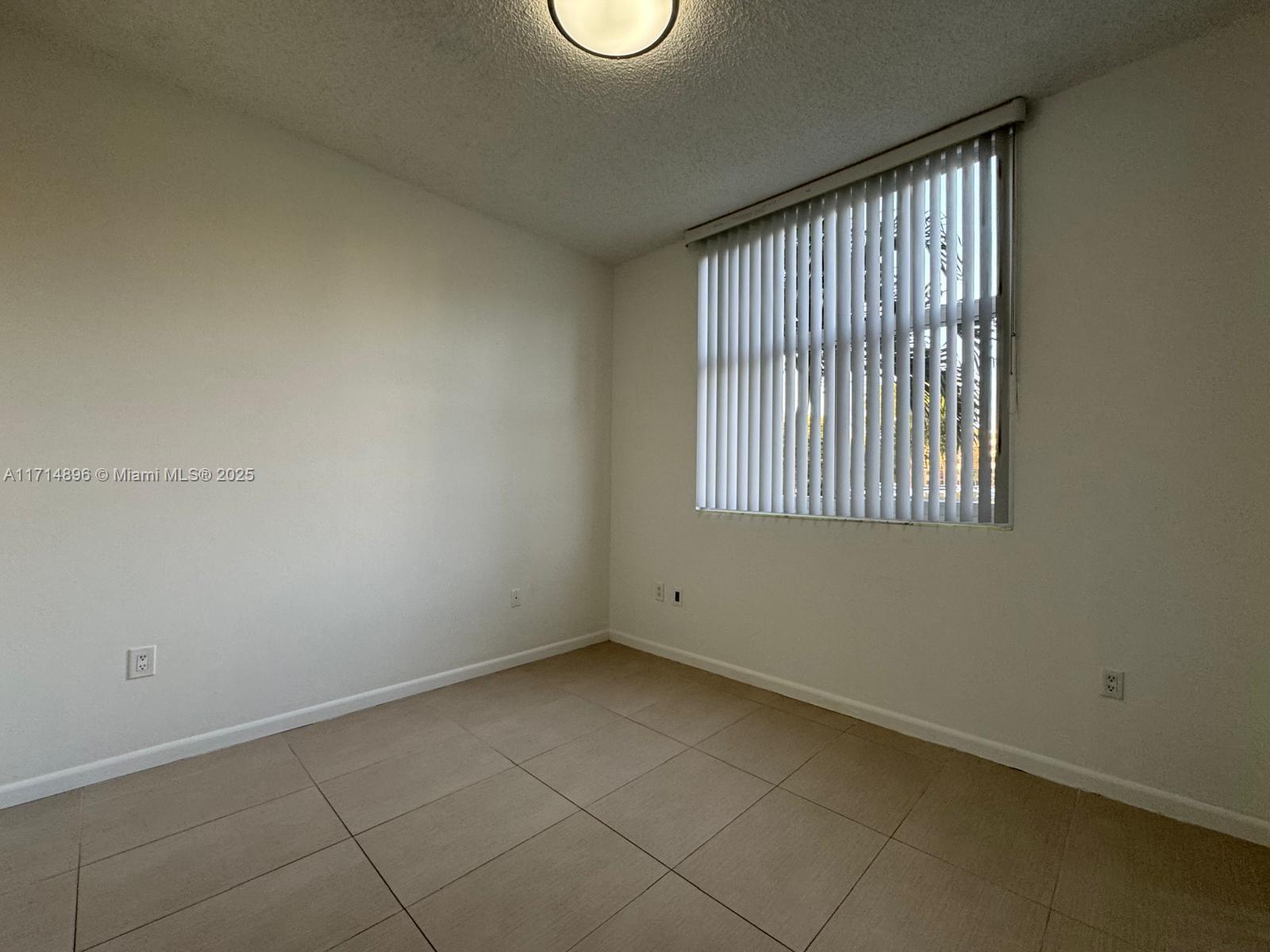 DORAL HOUSE CONDO NO 1 - Residential
