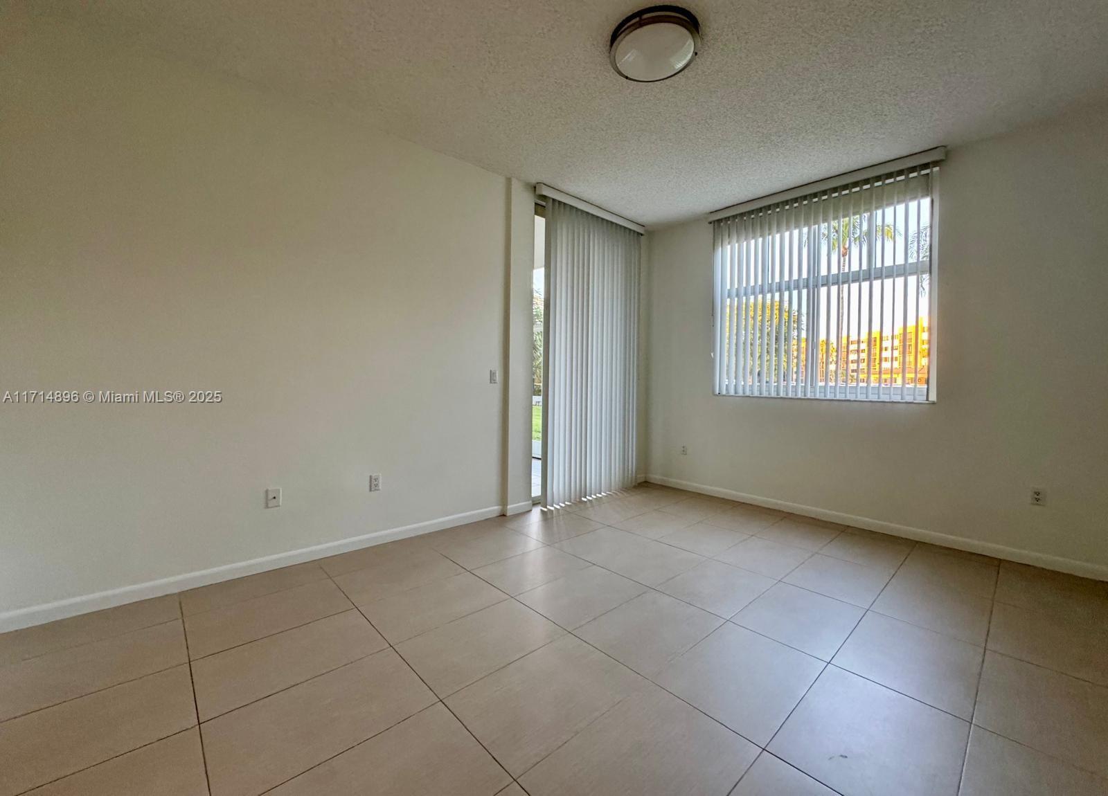 DORAL HOUSE CONDO NO 1 - Residential
