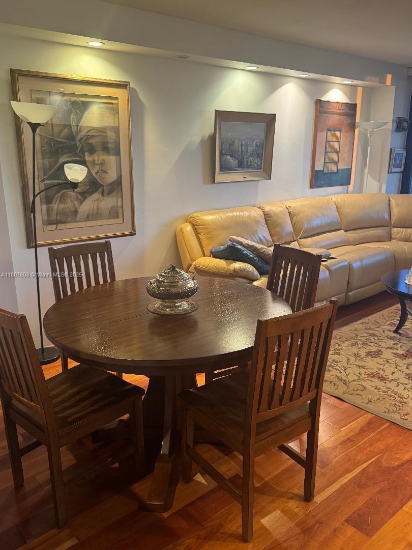 CORONADO CONDO- TOWER II - Residential