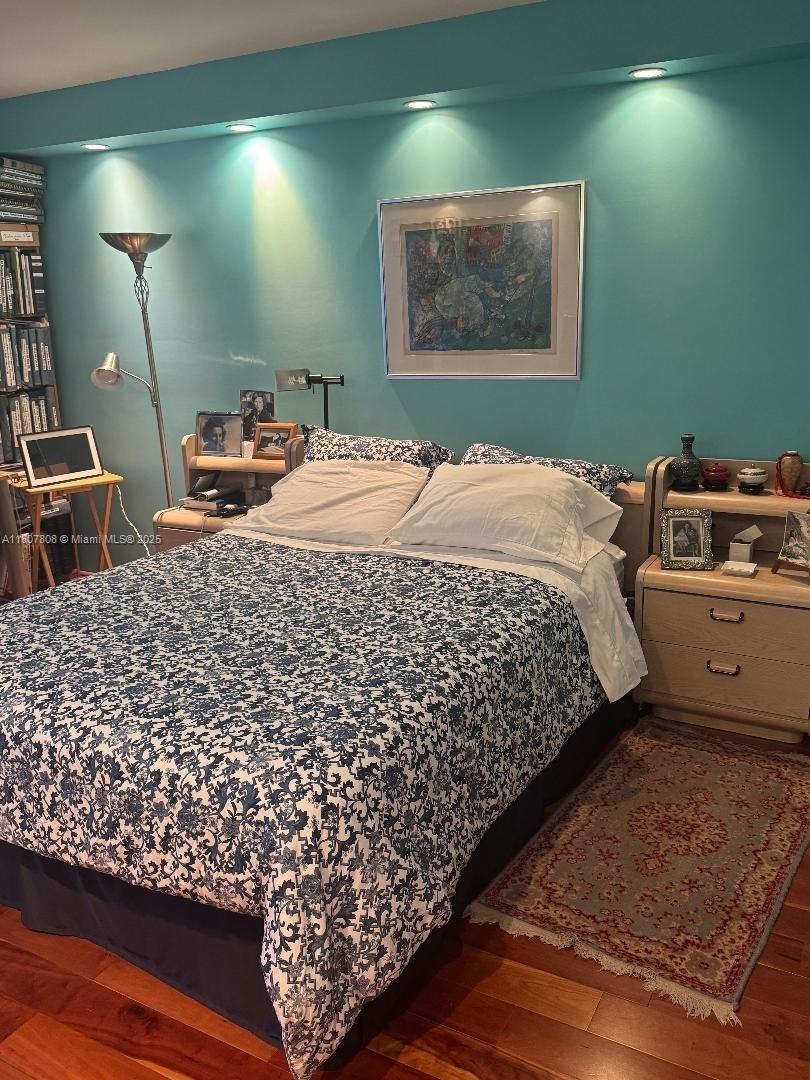 CORONADO CONDO- TOWER II - Residential