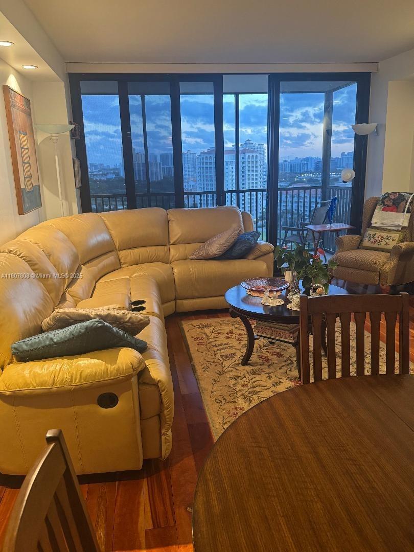 CORONADO CONDO- TOWER II - Residential