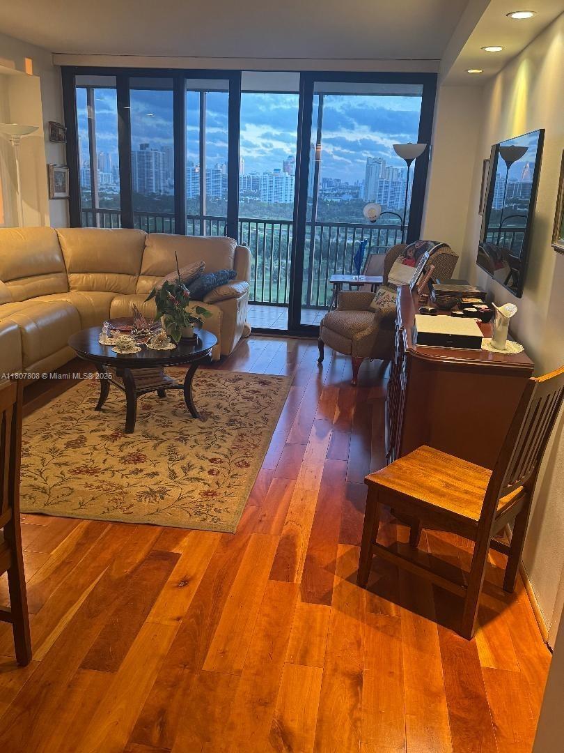 CORONADO CONDO- TOWER II - Residential