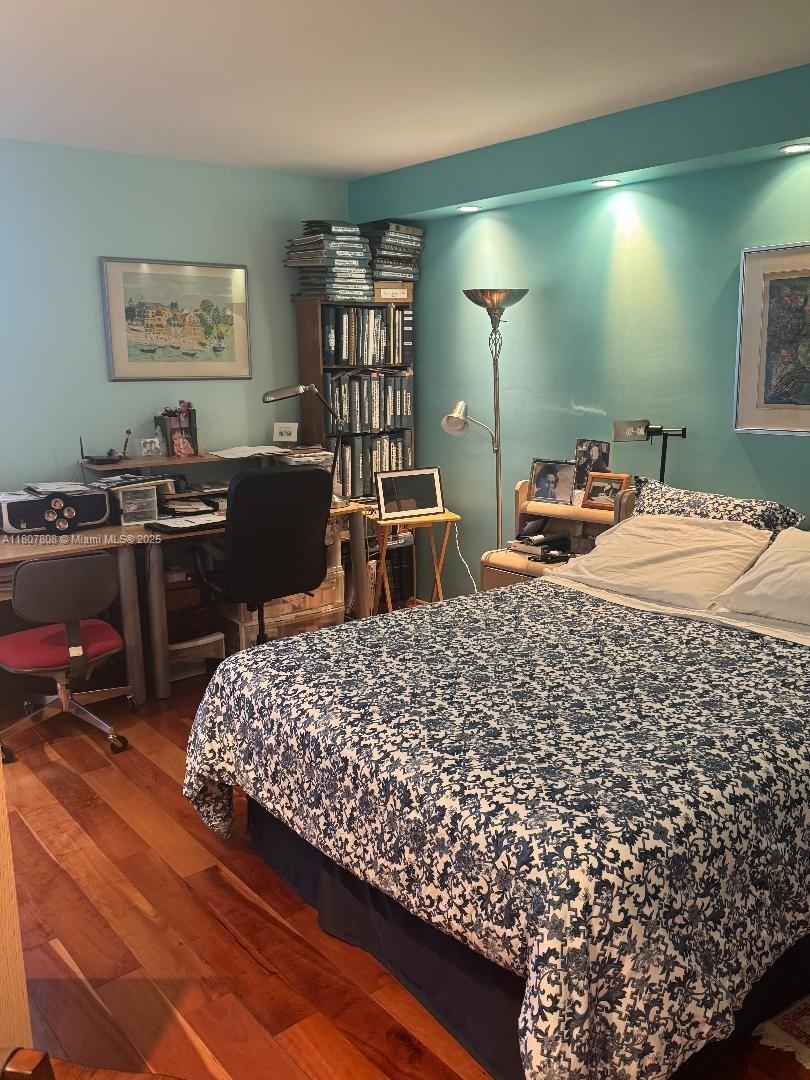 CORONADO CONDO- TOWER II - Residential