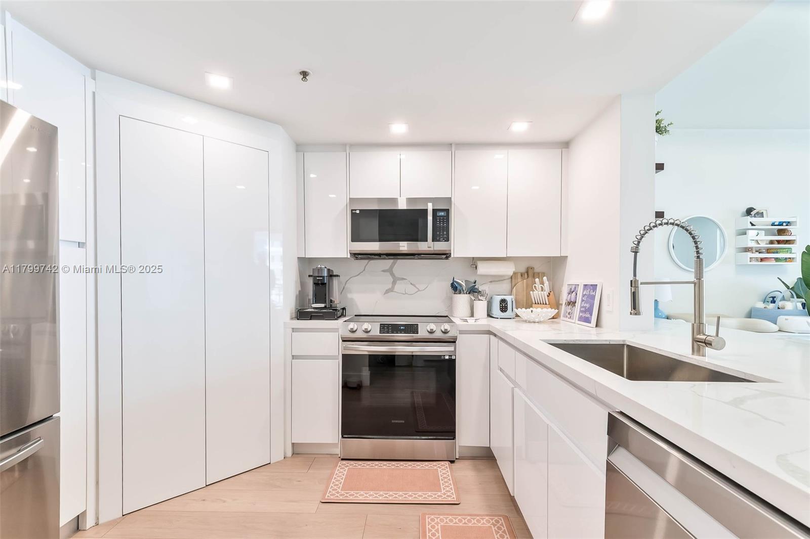 701 Brickell Key Blvd 808
