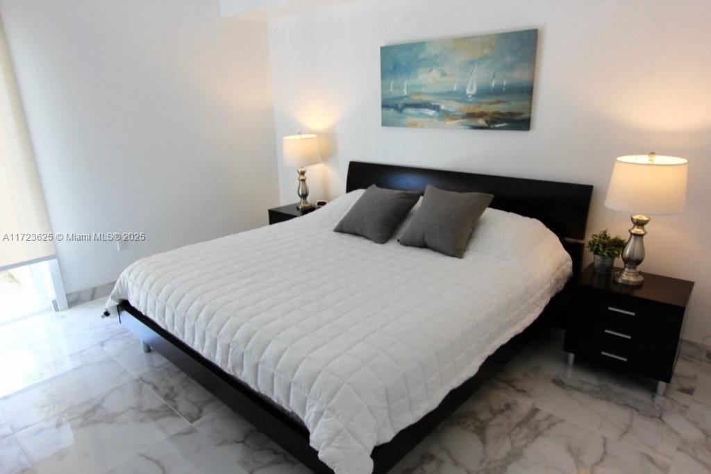 KING DAVID OF SUNNY ISLES - Residential
