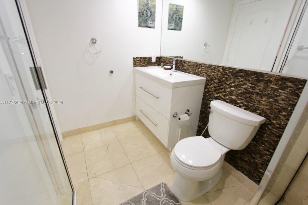 KING DAVID OF SUNNY ISLES - Residential