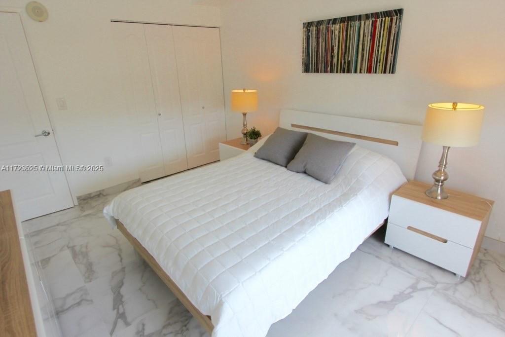 KING DAVID OF SUNNY ISLES - Residential
