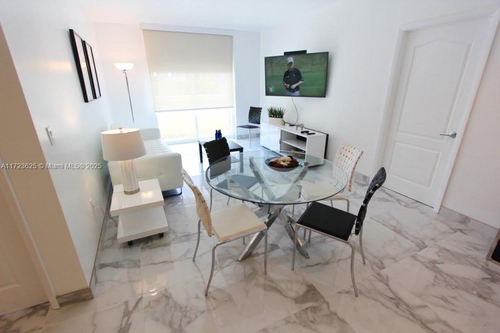 KING DAVID OF SUNNY ISLES - Residential