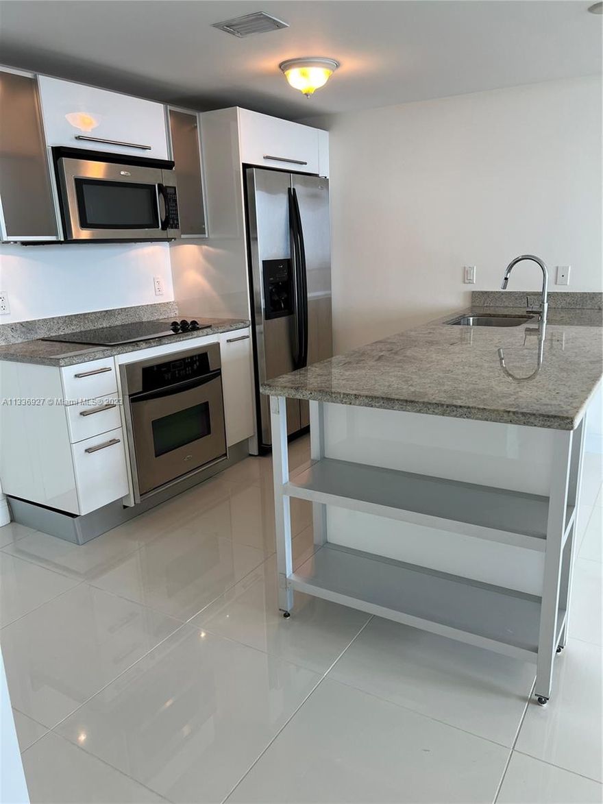 The Latitude. Signature building. Entryway into Brickell. Steps from Brickell City Center and Mary Brickell Village. Hugging the historic Miami River. This lovely unit offers beautiful views of the city and far enough above the city to really enjoy the view. Comfortable 1/1 allows you to enjoy a Brickell life-style and the Latitude's unmatched amenities. Valet parking enables owners and visitors to quickly and easily arrive in style. Come see what we are talking about! We look forward to seeing you!